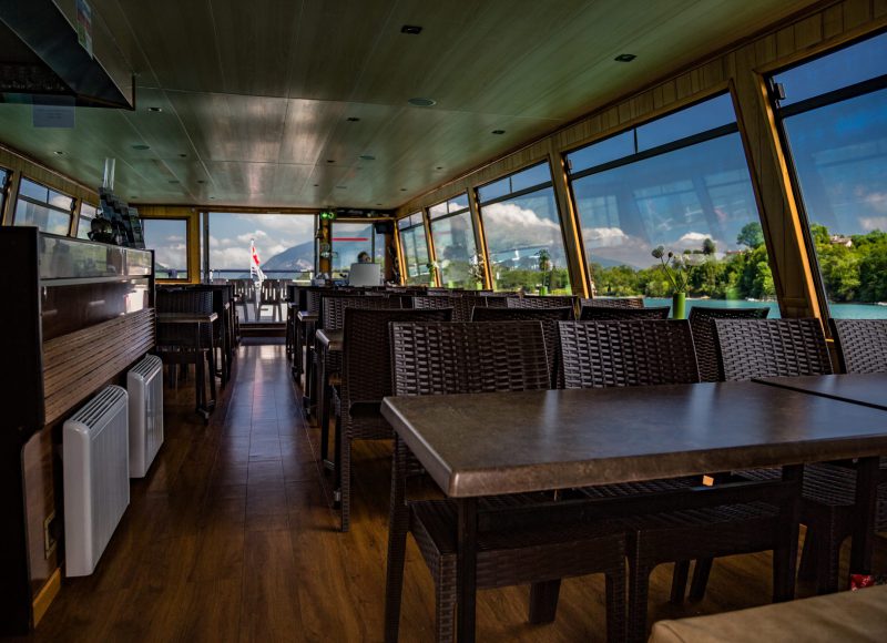 La Salle du bateau restaurant à Chanaz