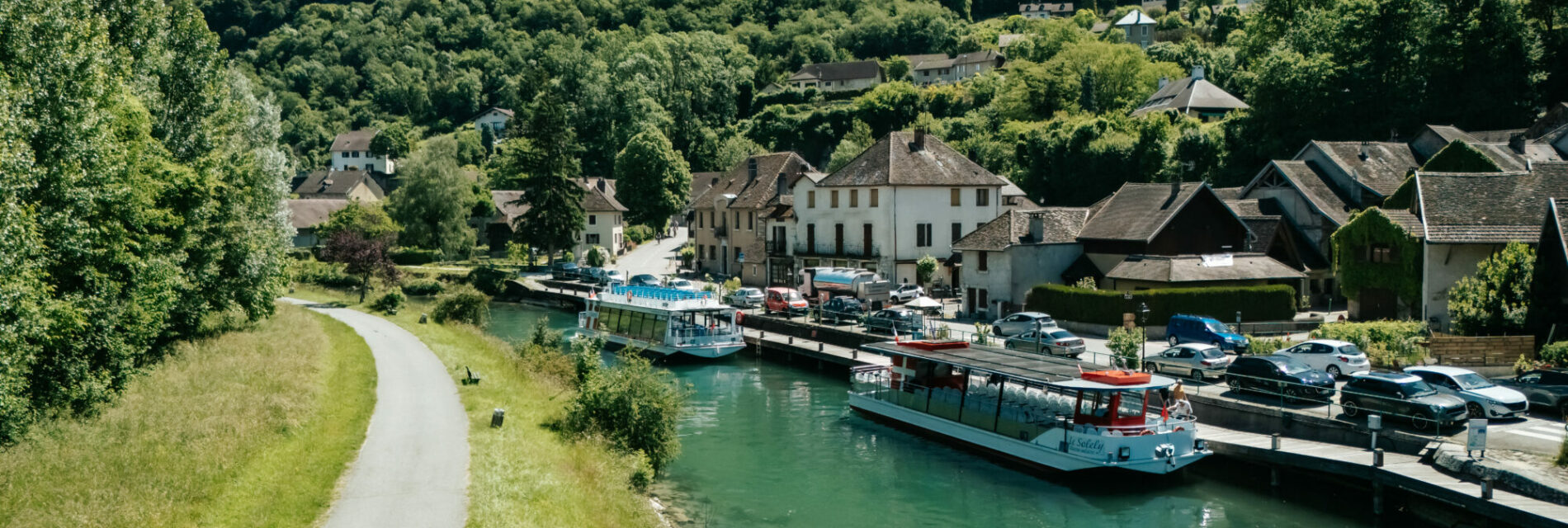 Embarquez à chanaz pour une balade en bateau