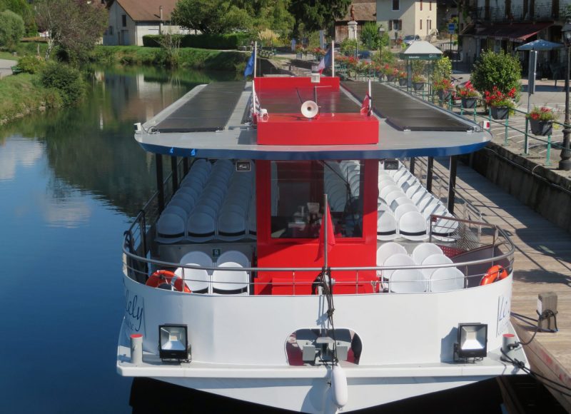 Le Solely, accosté dans Chanaz