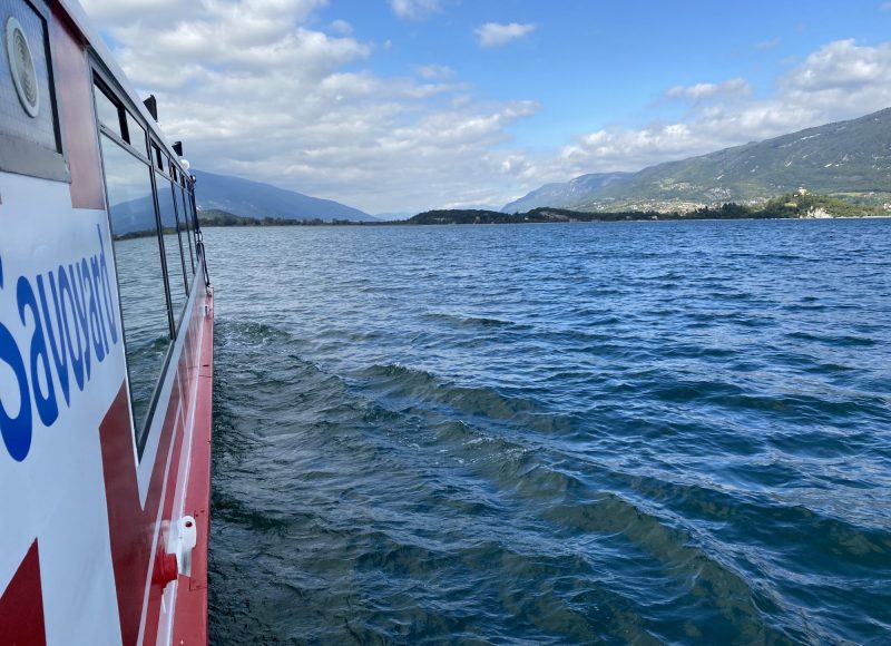 Bateaucanal sur le Lac du Bourget