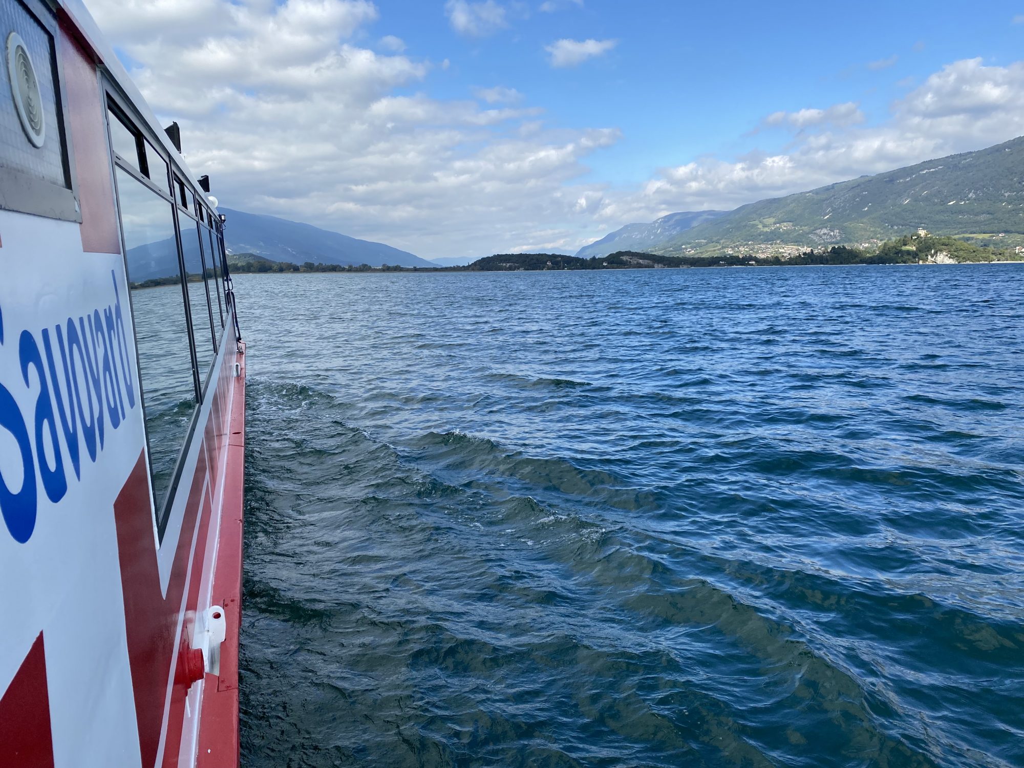 Bateaucanal sur le Lac du Bourget