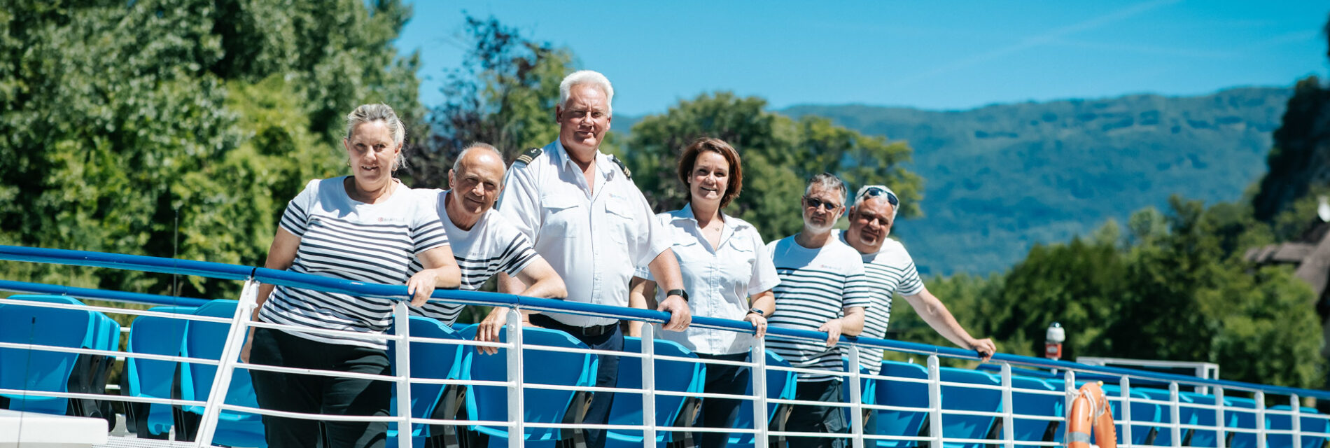 L'équipe De La Compagnie Bateaucanal à Chanaz