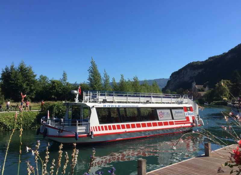 Bateau restaurant de la Compagnie Btaeaucanal