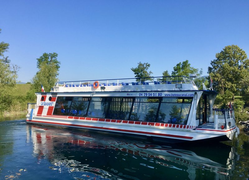 Le Savoyard 2, devant l'écluse de Savières