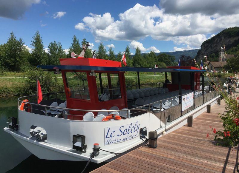 Le Solely, electrique et solaire sur le Canal de Savières