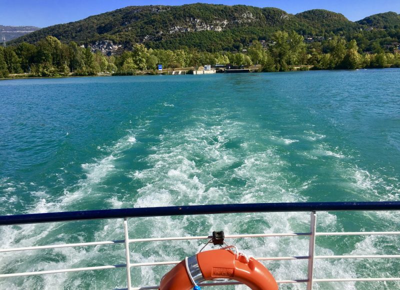 Sortie de l'écluse sur le Rhone